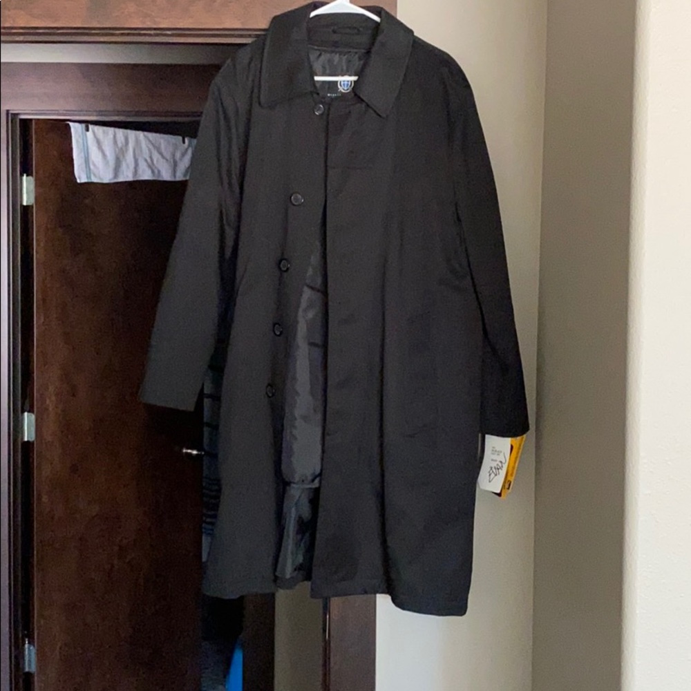 William Wallace black trench coat.